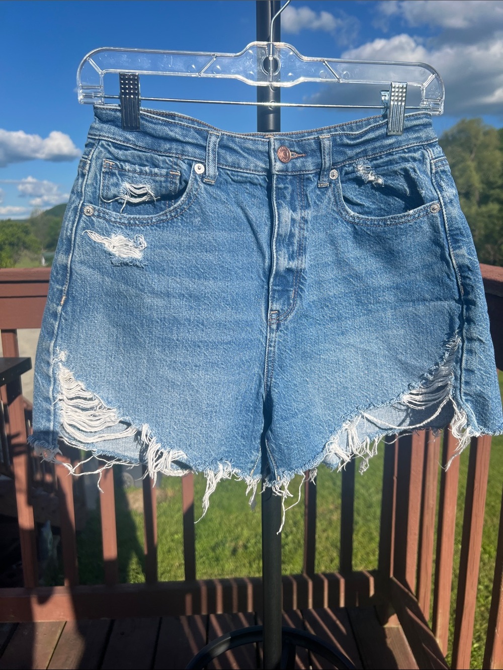 American Eagle Comfort Stretch Waistband Highest Rise Mom Shorts Distressed 6